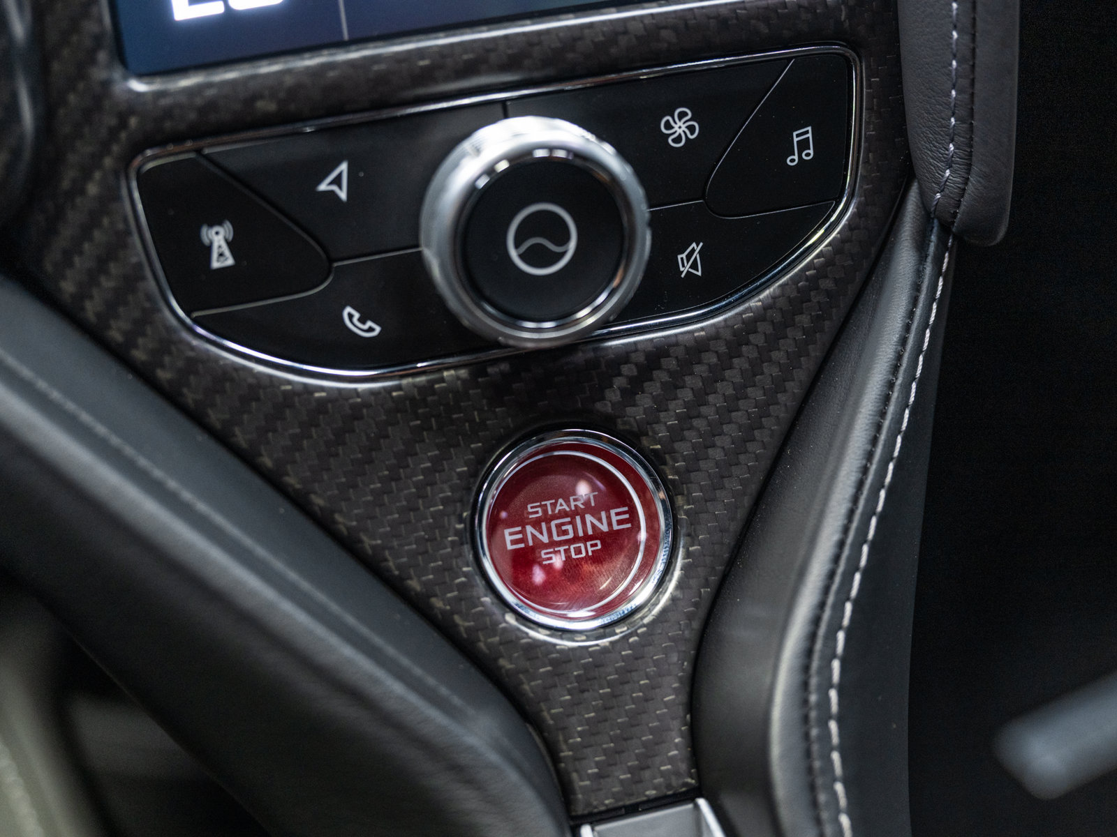 Used 2018 McLaren 720S Luxury photo 50