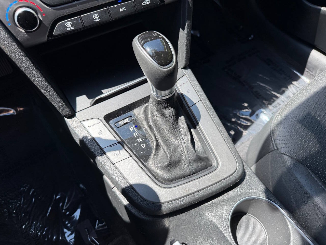 2017 Hyundai Elantra Limited - Photo 13