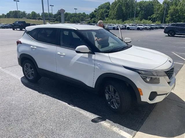 Certified 2021 Kia Seltos LX