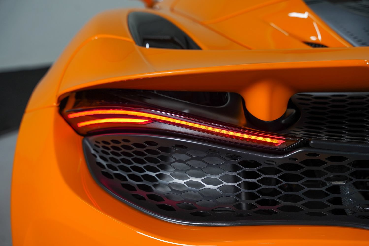Used 2024 McLaren 750S Spider photo 19