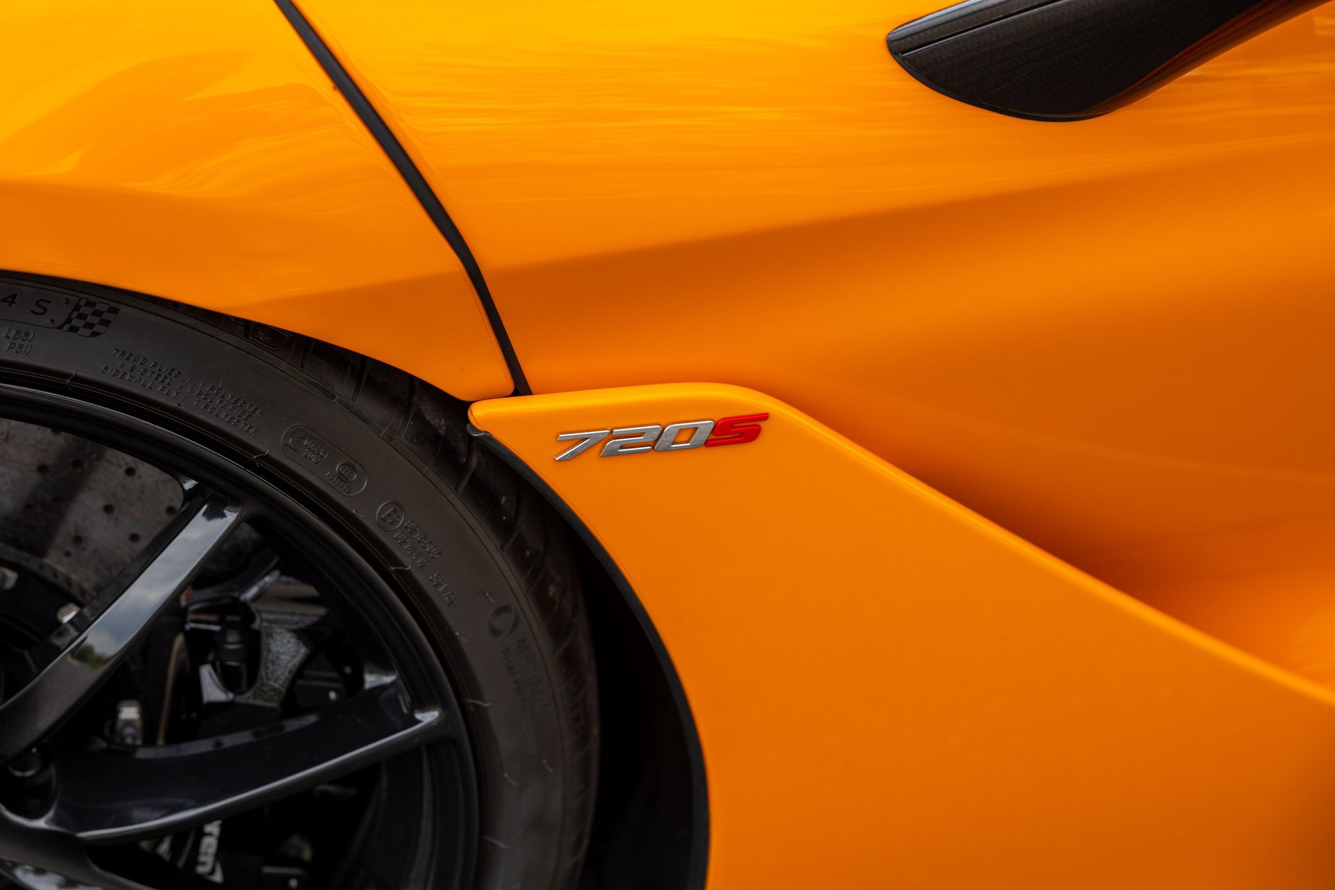 Used 2019 McLaren 720S photo 37