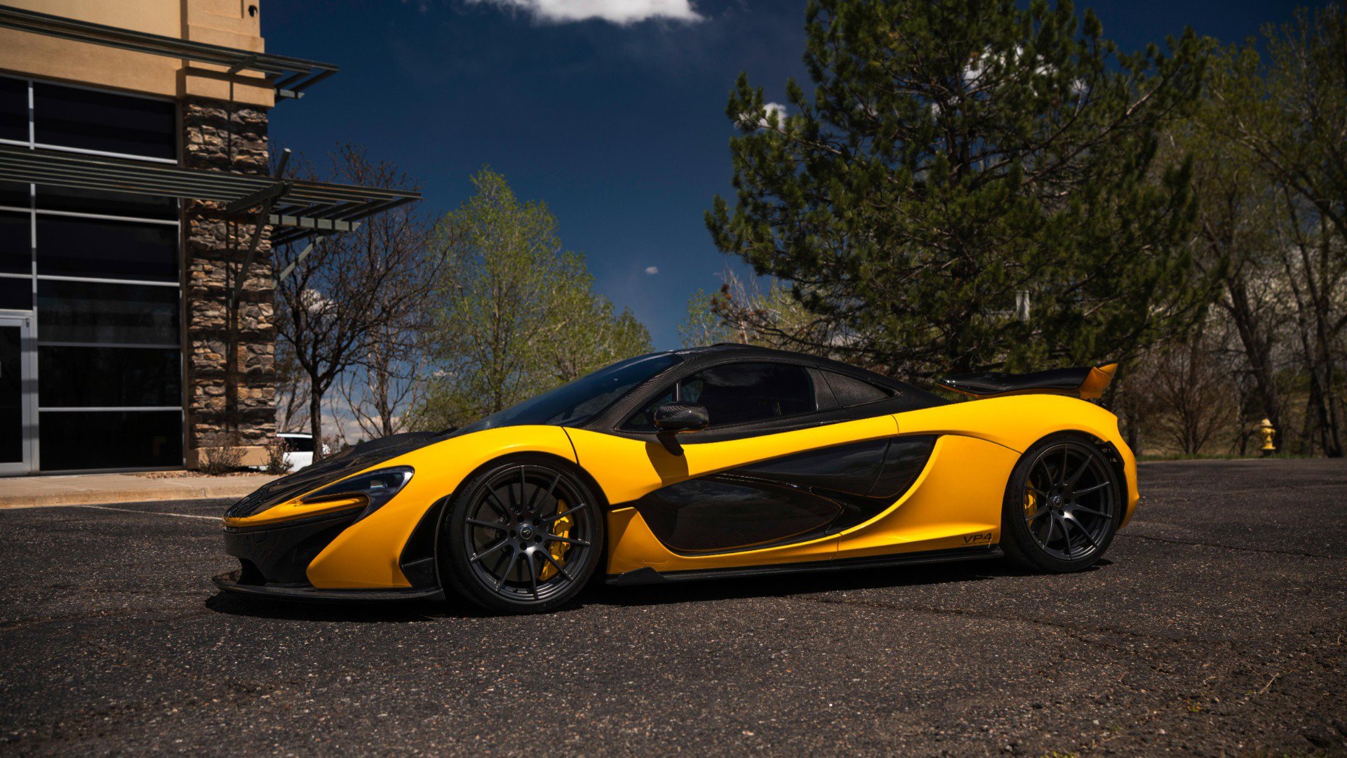 Used 2013 McLaren P1 photo 10