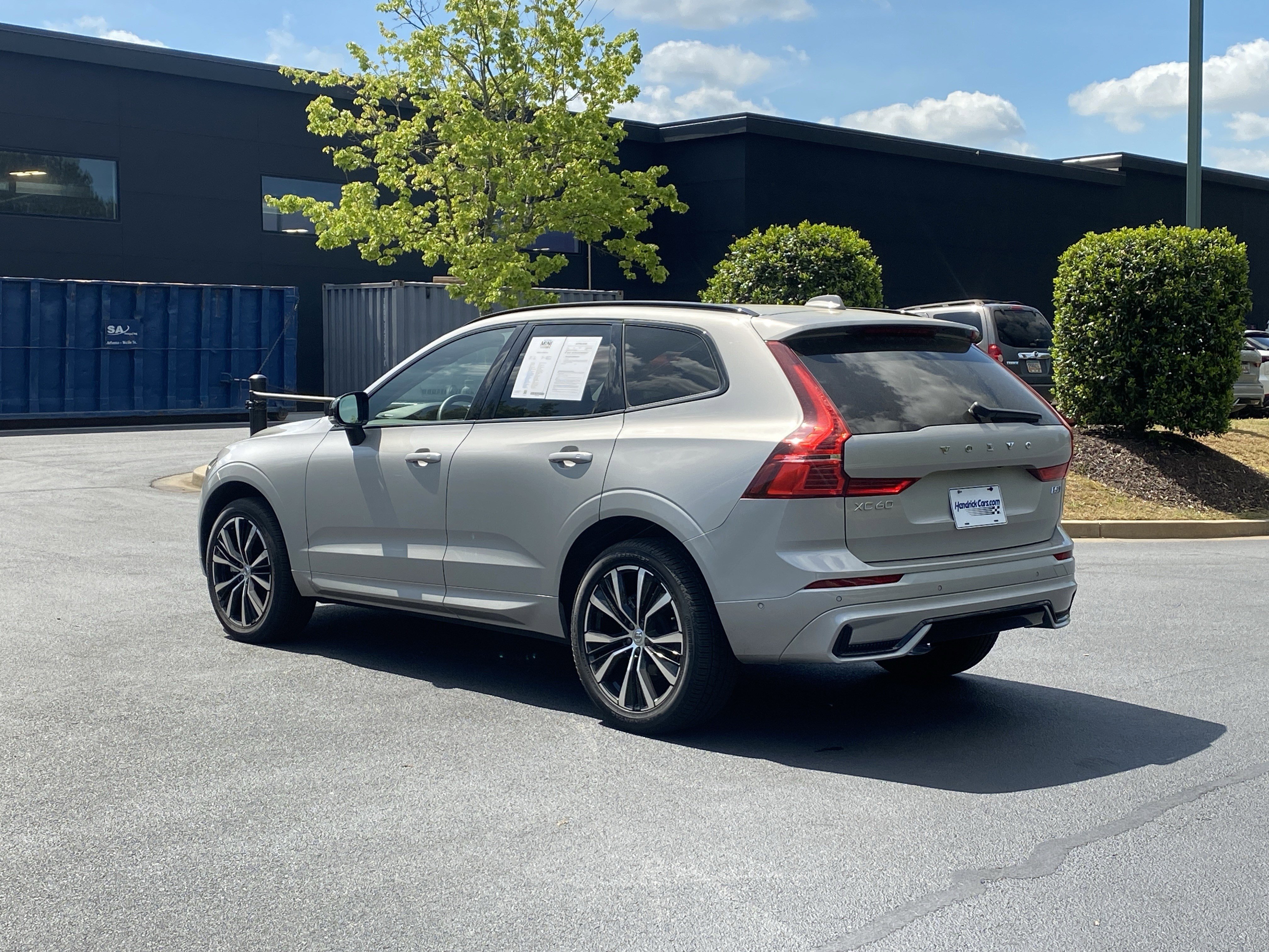 2025 Volvo XC60 B5 Plus