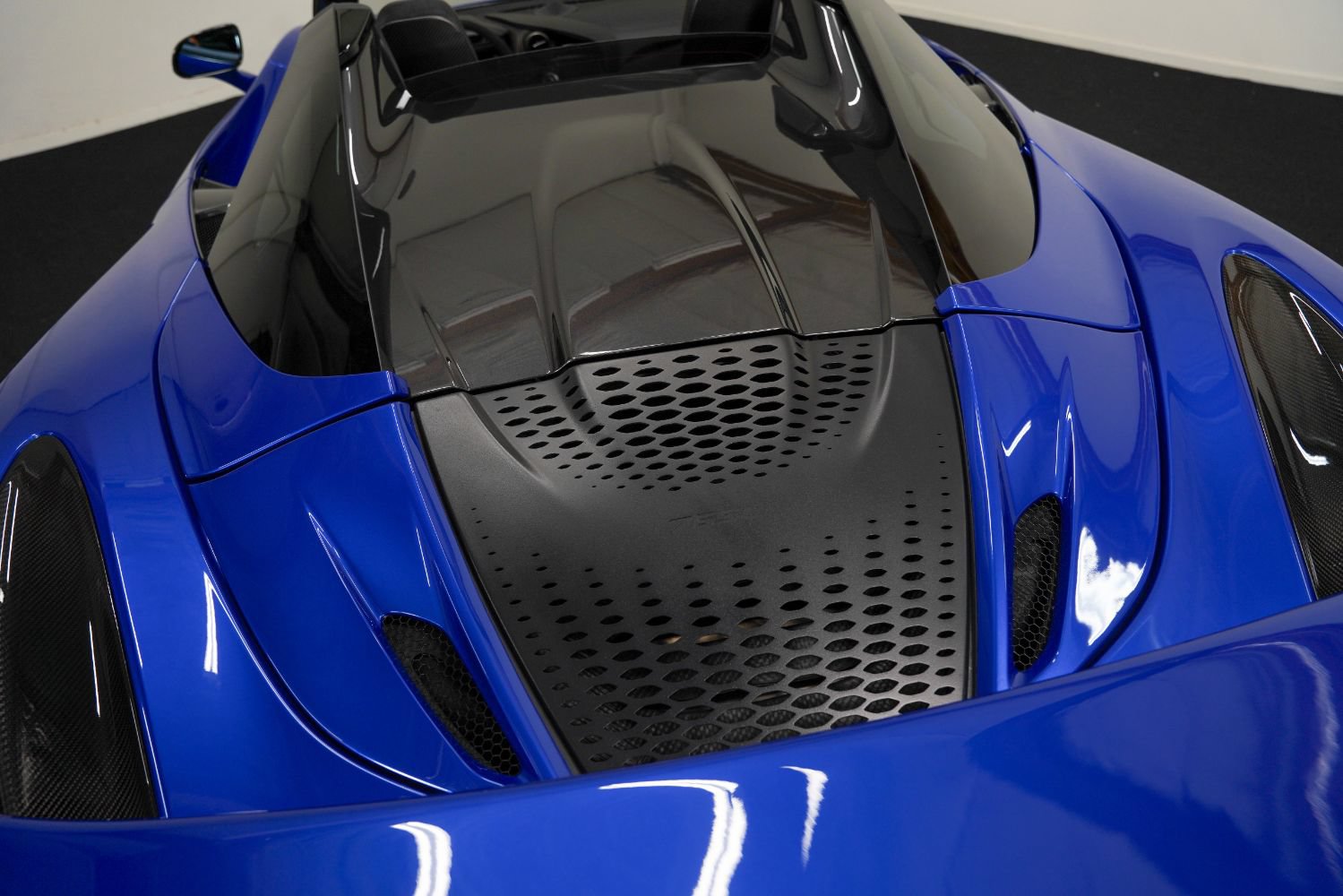 Used 2022 McLaren 765LT photo 29