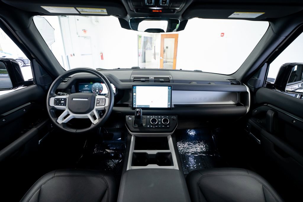 2025 Land Rover Defender 110 S