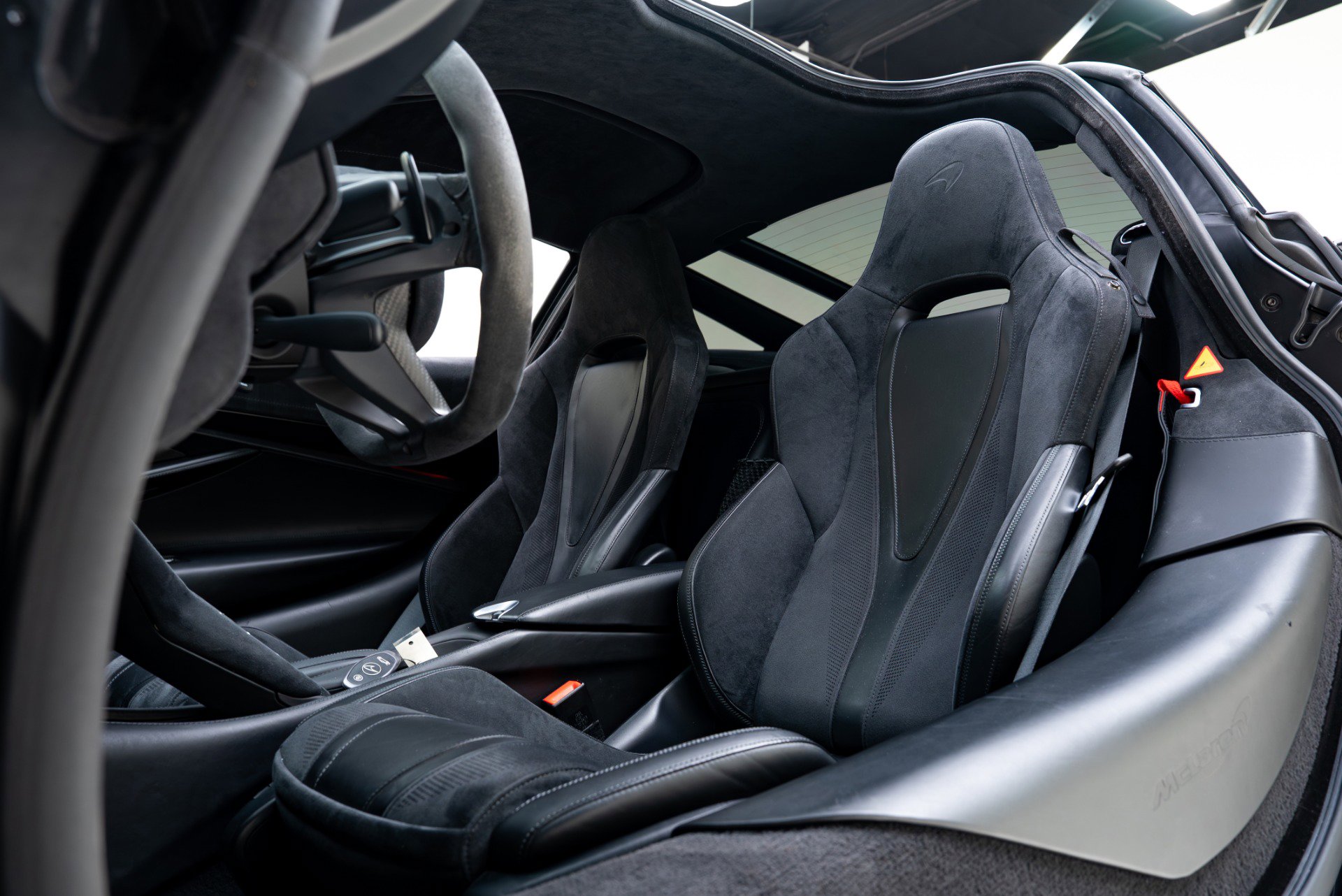 Used 2018 McLaren 720S Performance photo 17
