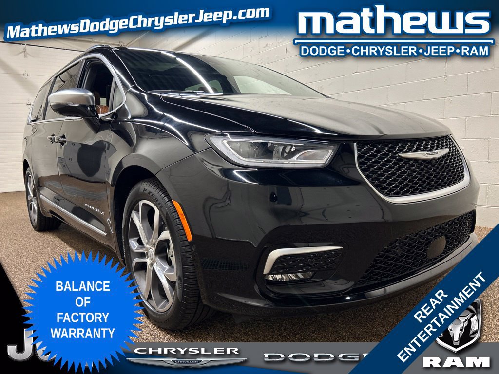 Used 2025 Chrysler Pacifica Pinnacle