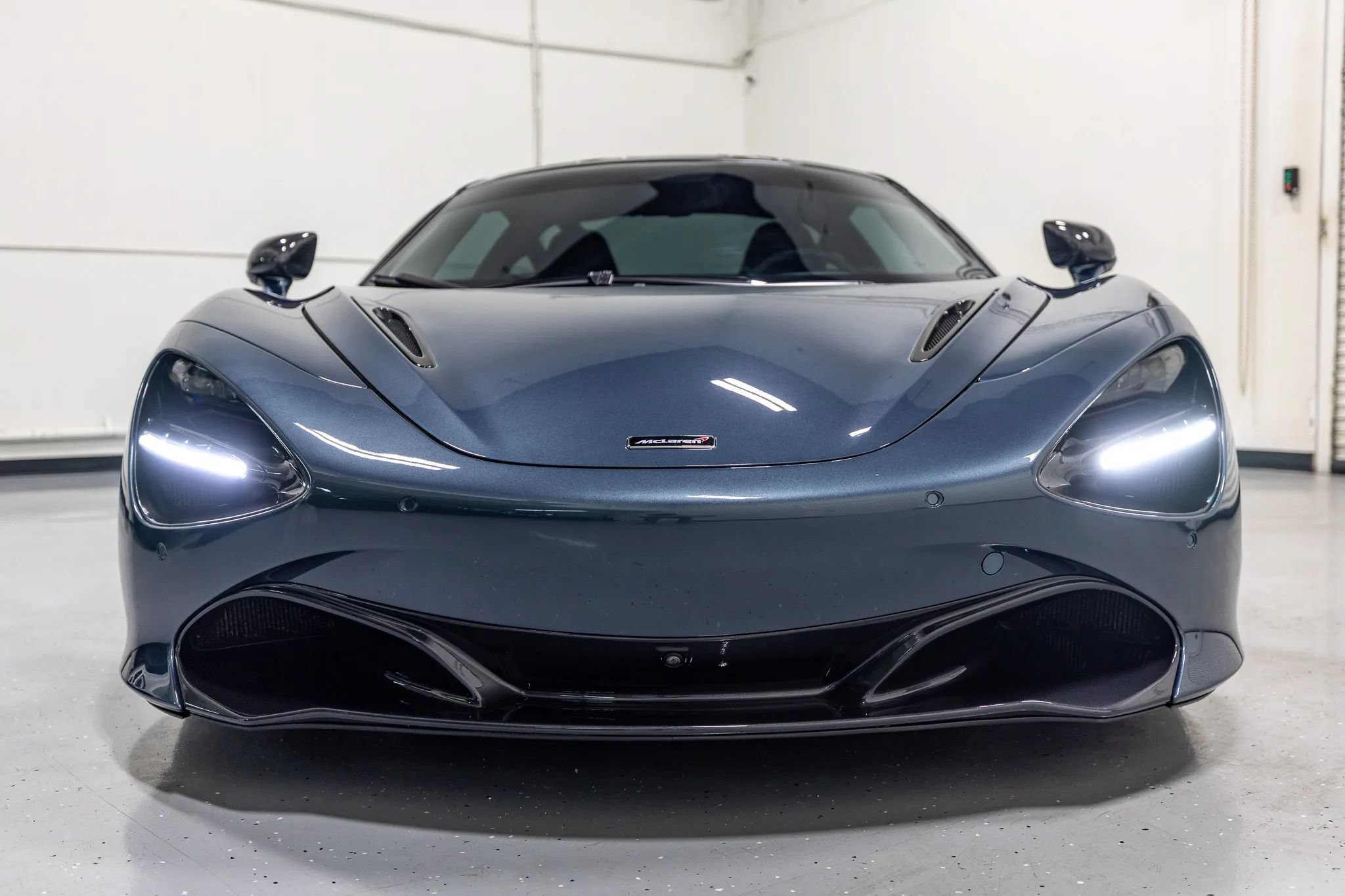 Used 2018 McLaren 720S Performance photo 10