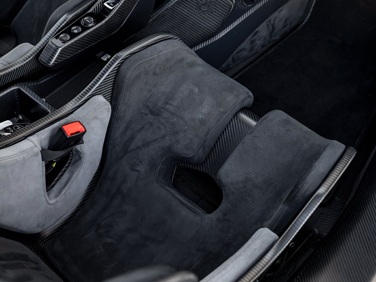 Used 2019 McLaren Senna photo 35