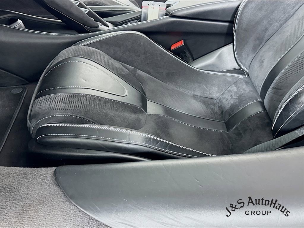 Used 2020 McLaren 720S Performance photo 25