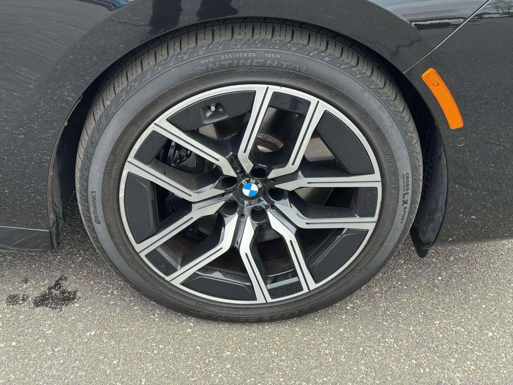 2023 BMW 760i xDrive