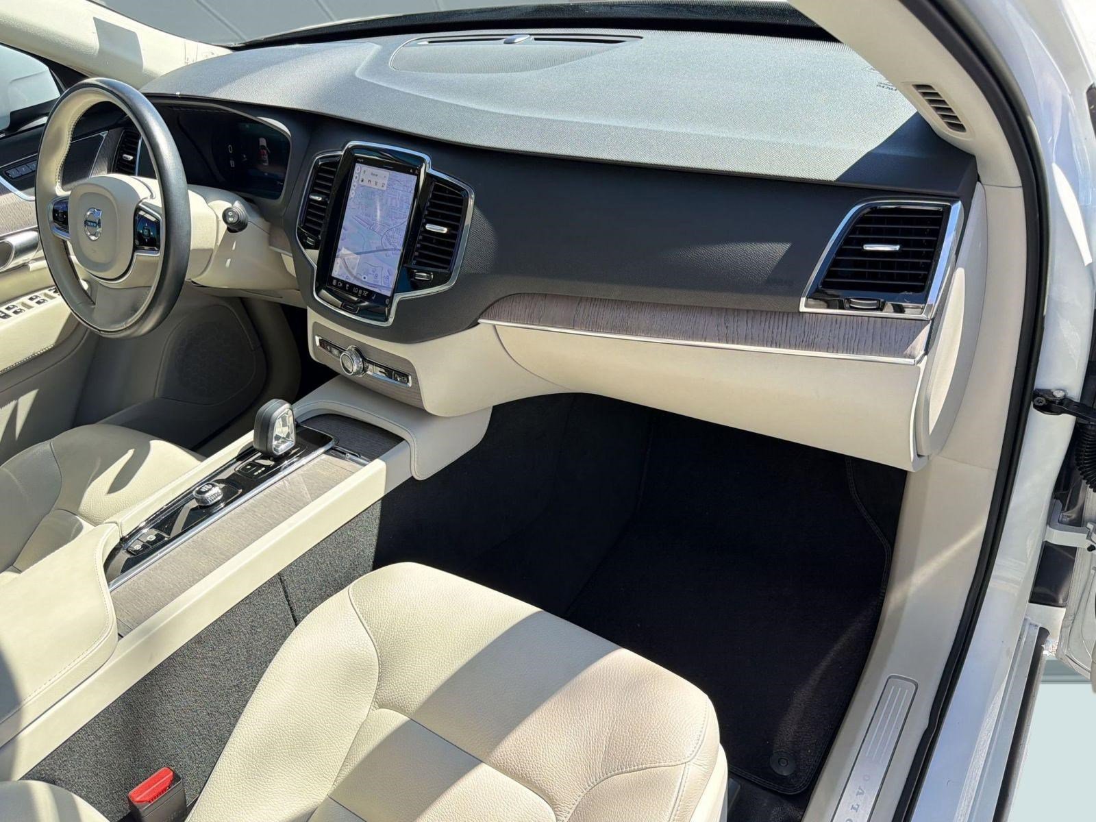 2023 Volvo Xc90 B6 Plus