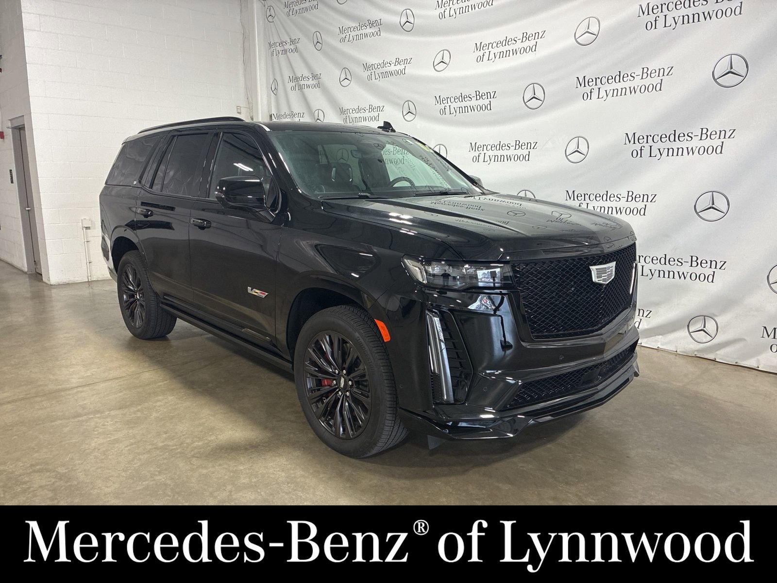 Used 2024 Cadillac Escalade V w/ LPO, ONYX Package