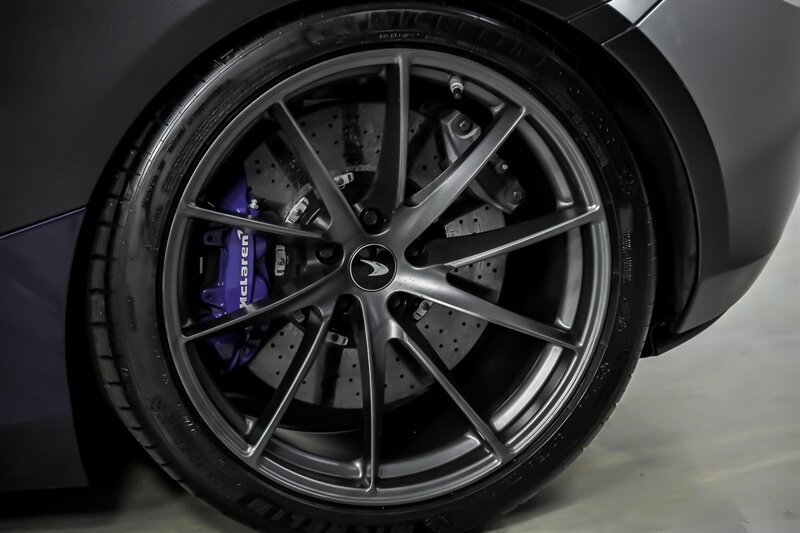 Used 2019 McLaren 720S photo 12
