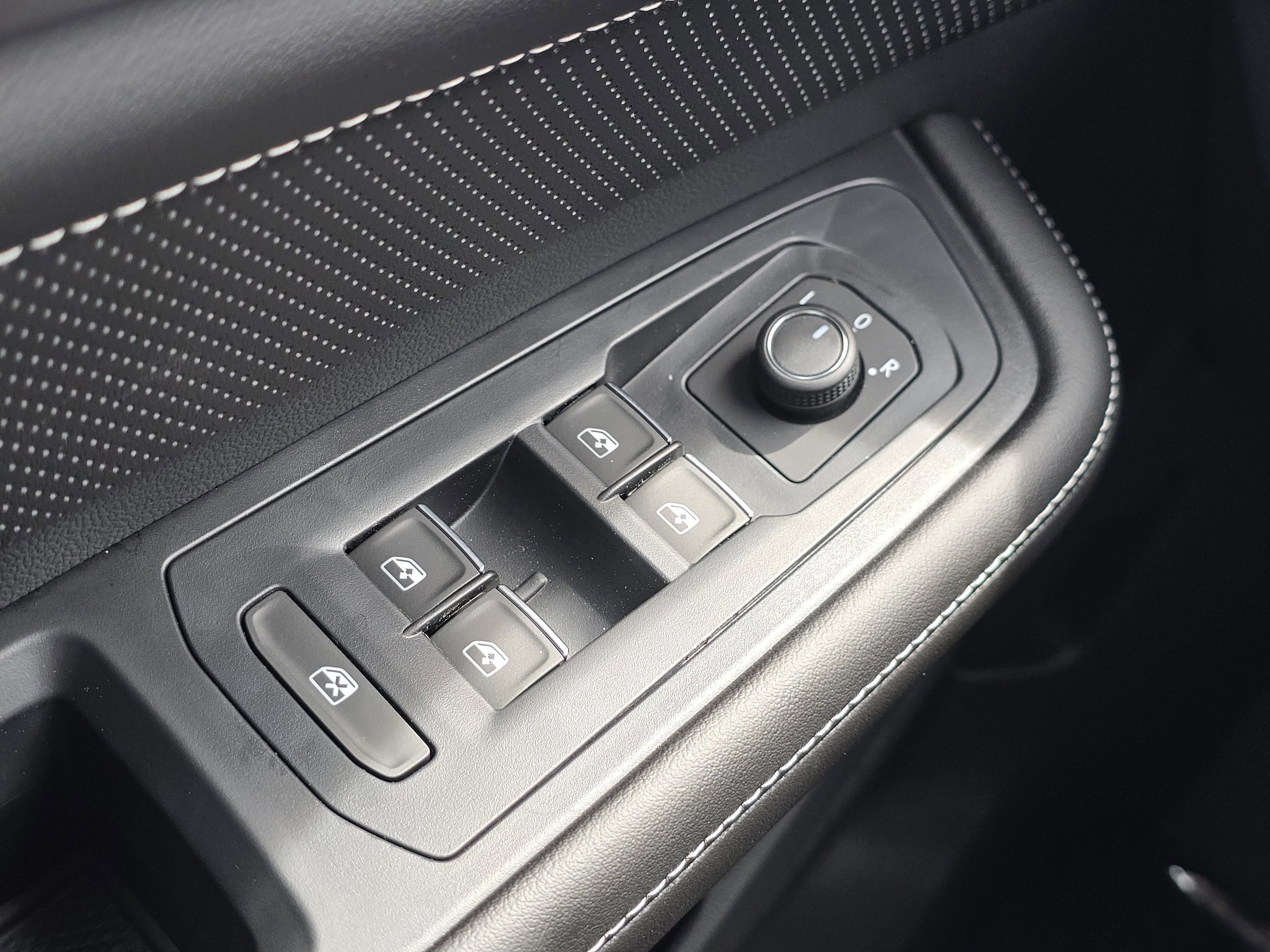 2026 Volkswagen Atlas Cross Sport SE