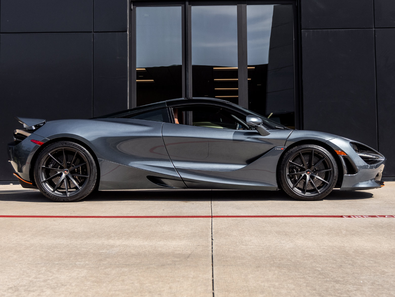 Used 2018 McLaren 720S photo 11