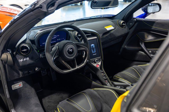 Used 2021 McLaren 720S Performance photo 31