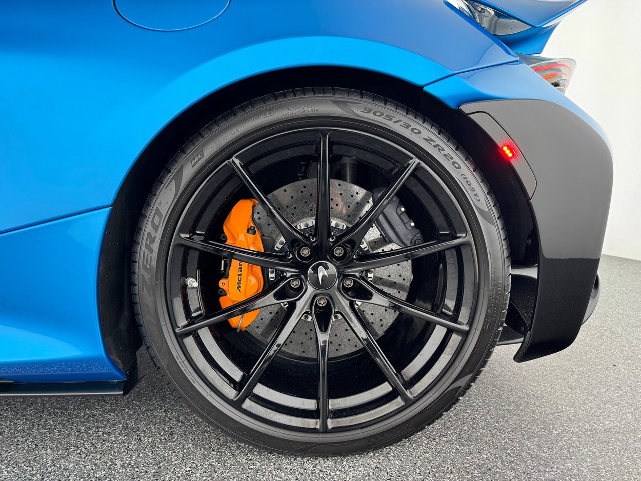 Used 2022 McLaren 765LT photo 32