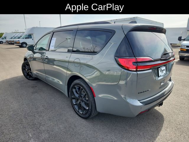 2021 Chrysler Pacifica Touring-L