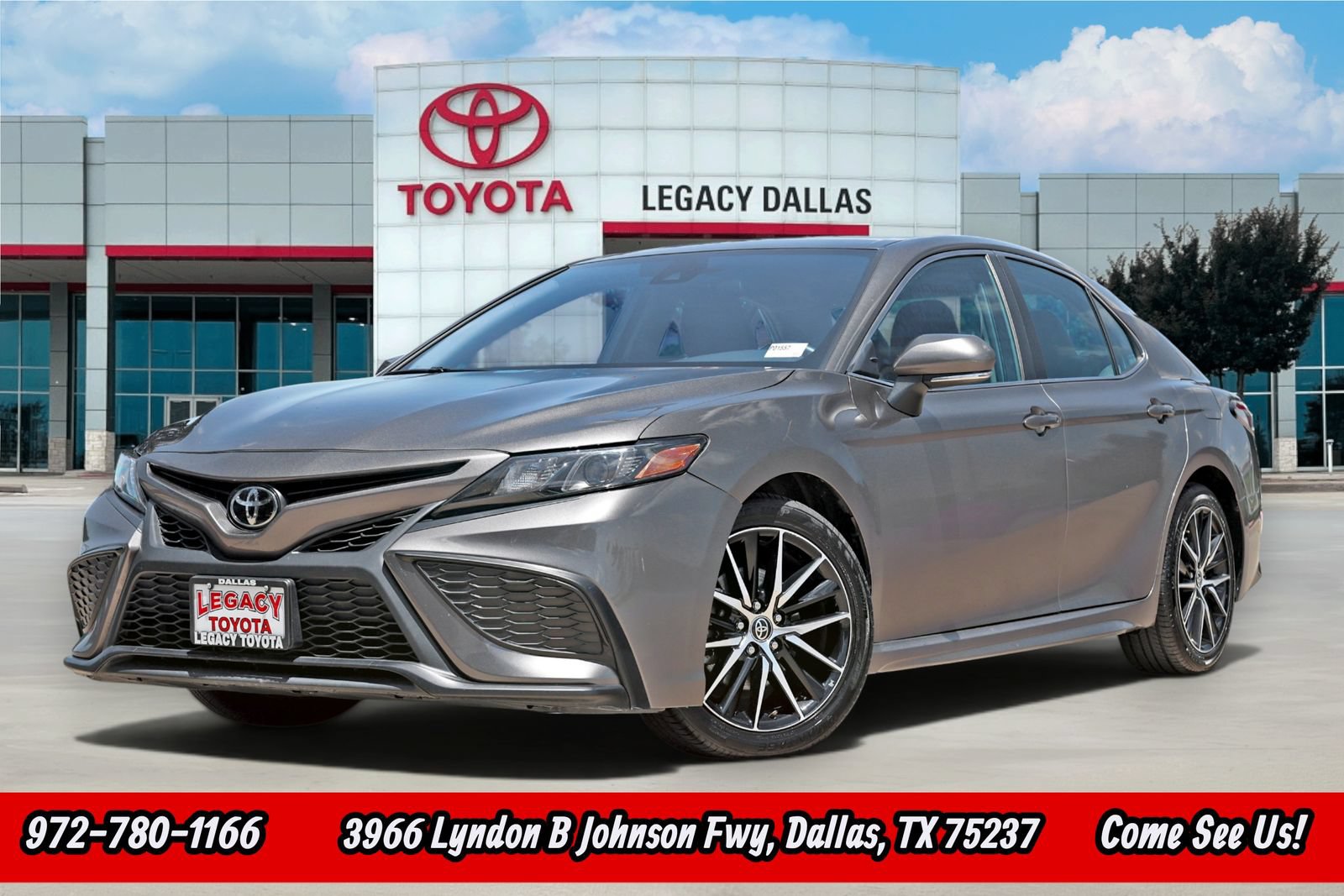 Used 2024 Toyota Camry SE w/ Cold Weather Package