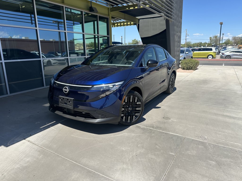 Used 2026 Nissan Leaf Platinum+ w/ Floor Mat Package (Platinum+)