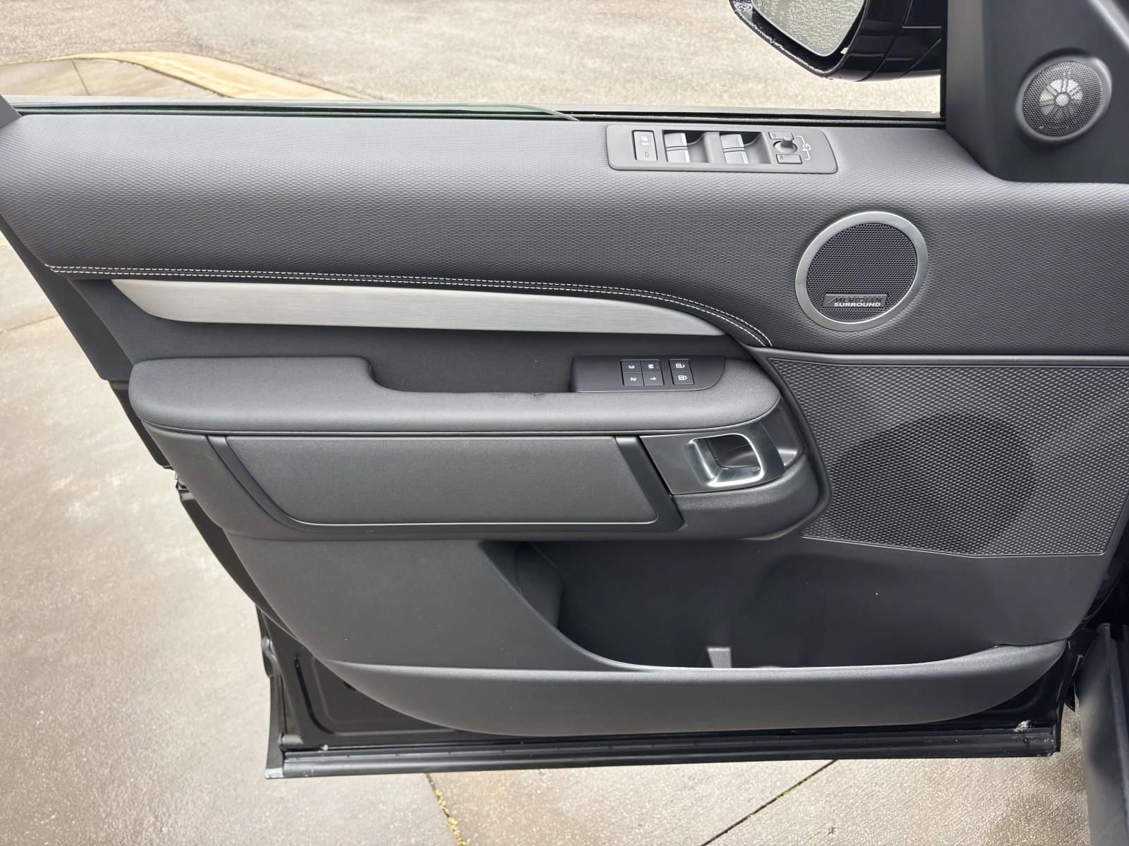 2026 Land Rover Discovery Dynamic SE