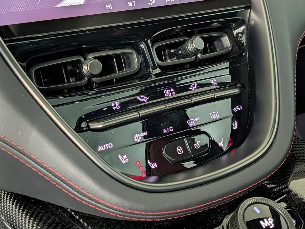 2023 Aston Martin DBX 707