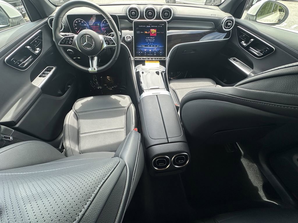 2025 Mercedes-Benz GLC 300 4MATIC