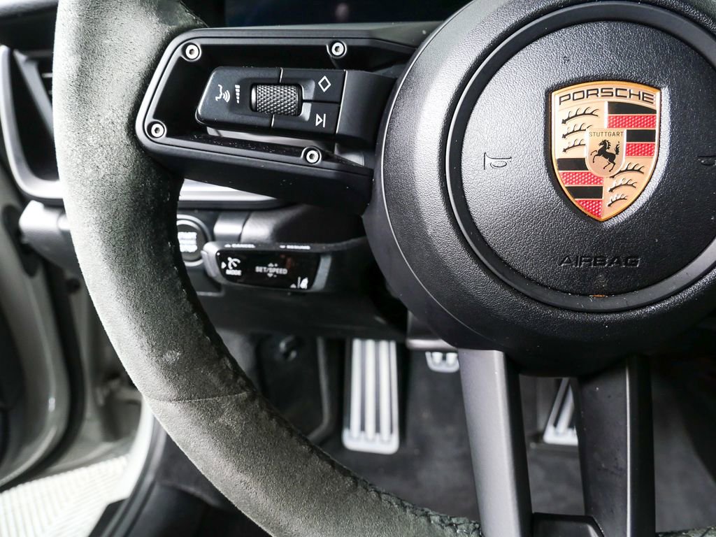 2025 Porsche 911 Carrera