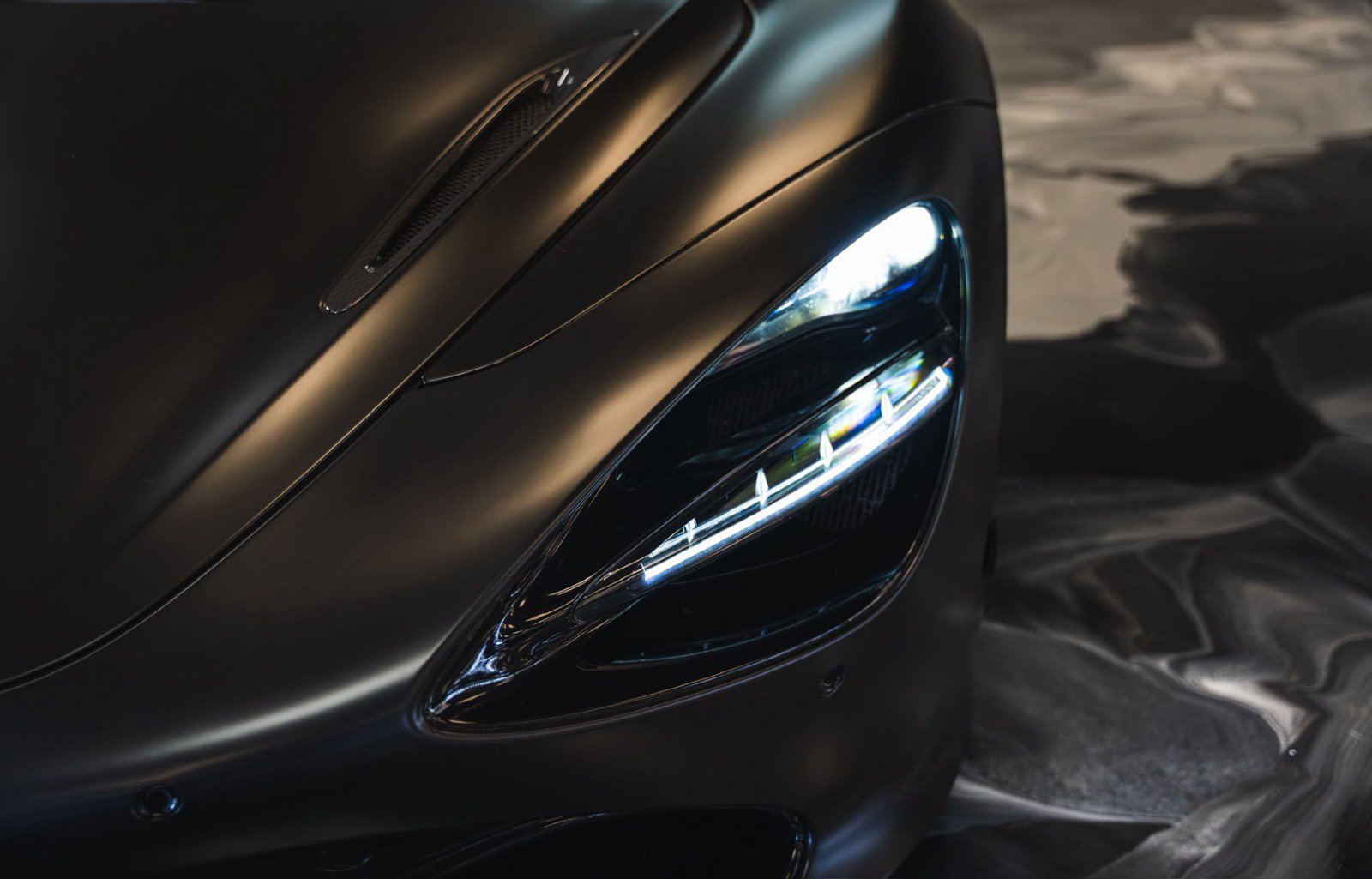 Used 2020 McLaren 720S Performance photo 7