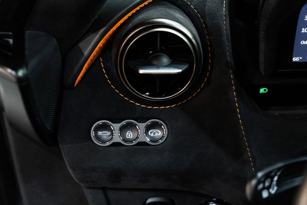 Used 2018 McLaren 720S photo 25
