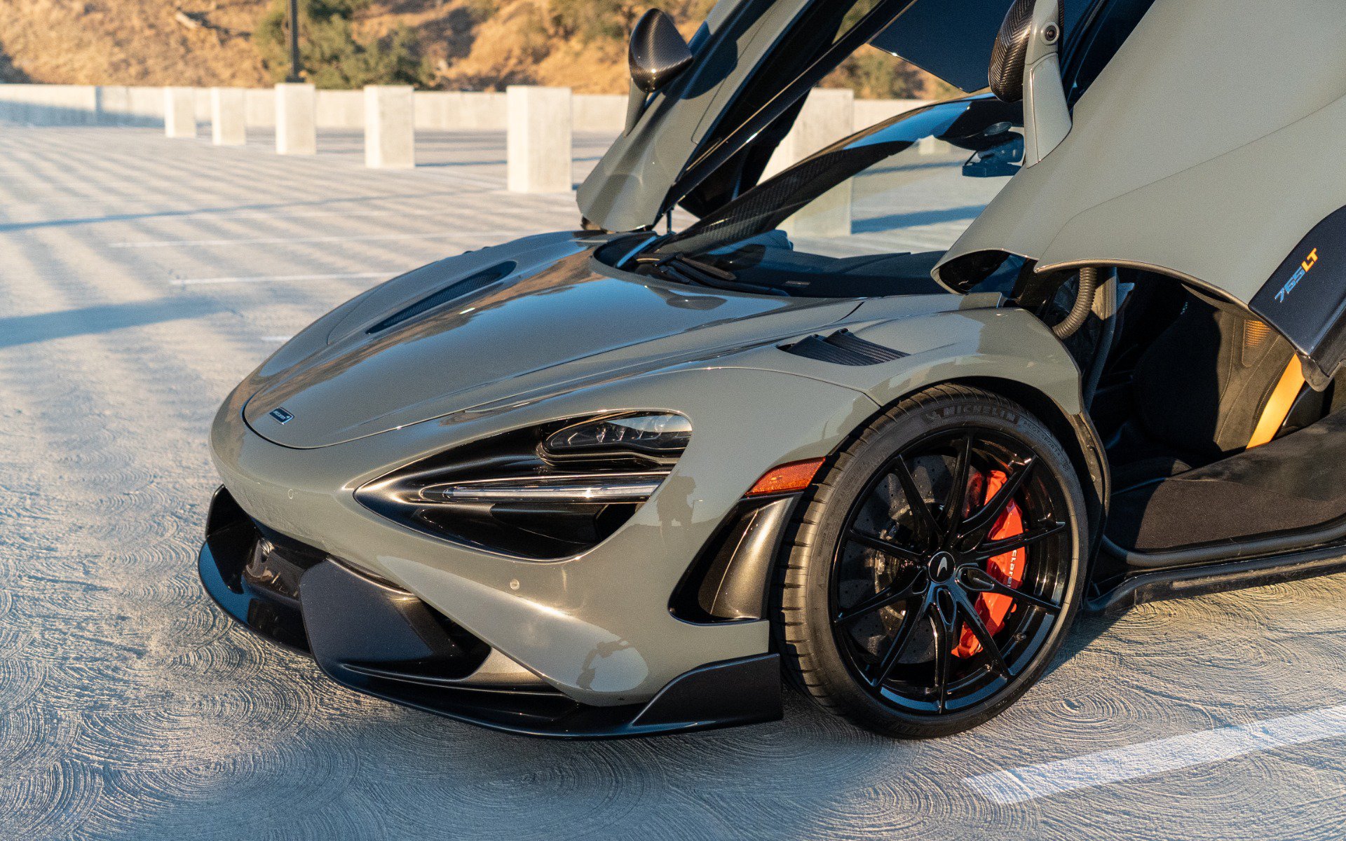 Used 2021 McLaren 765LT photo 16
