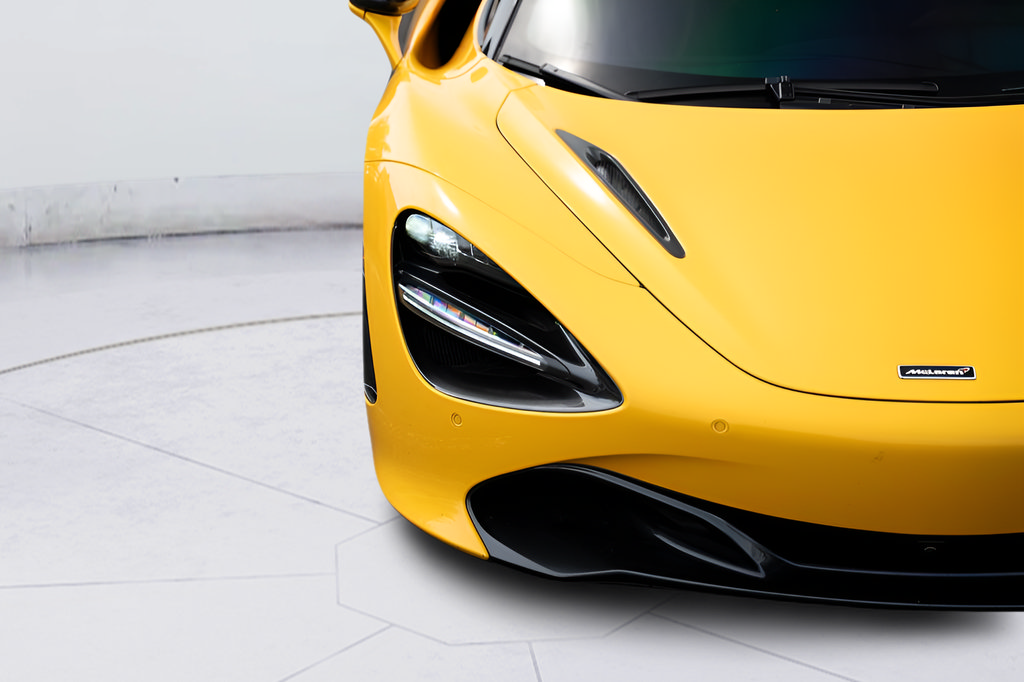 Used 2018 McLaren 720S photo 9
