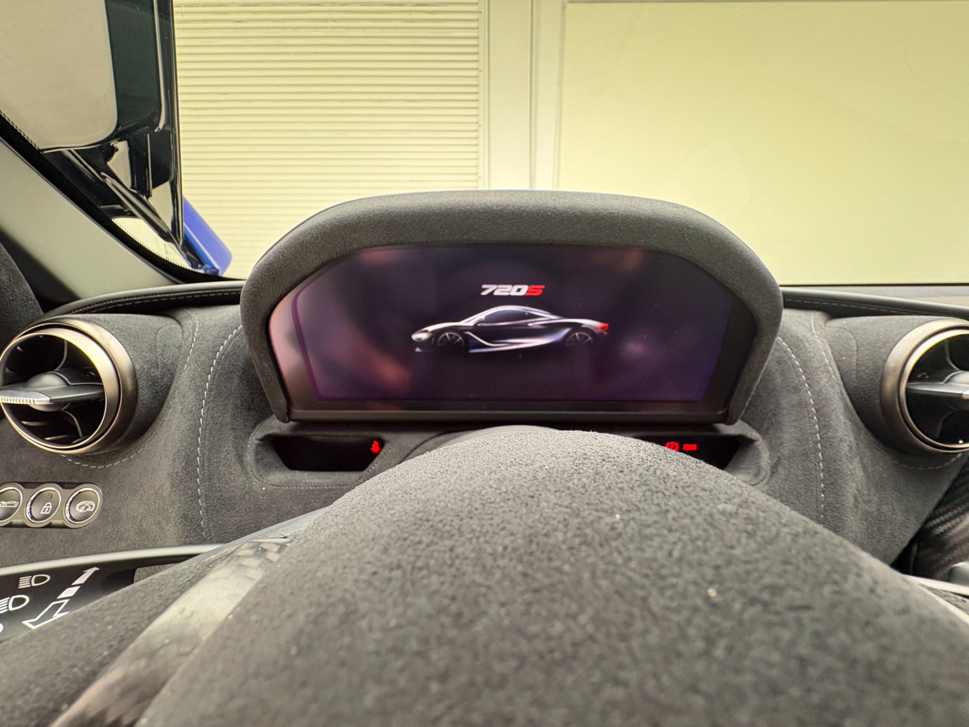 Used 2018 McLaren 720S Performance photo 23