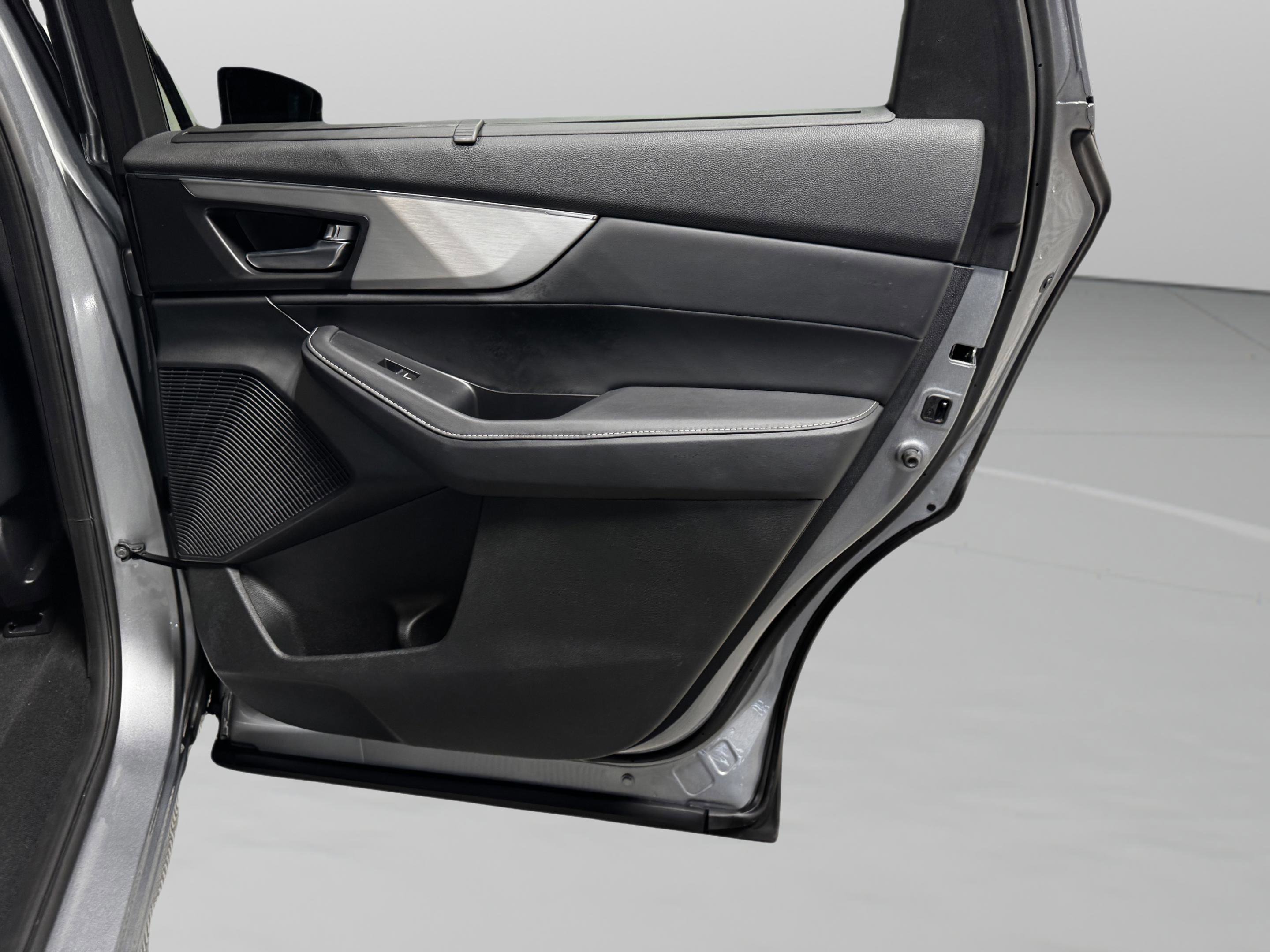 2023 Acura MDX FWD w/ Technology Package