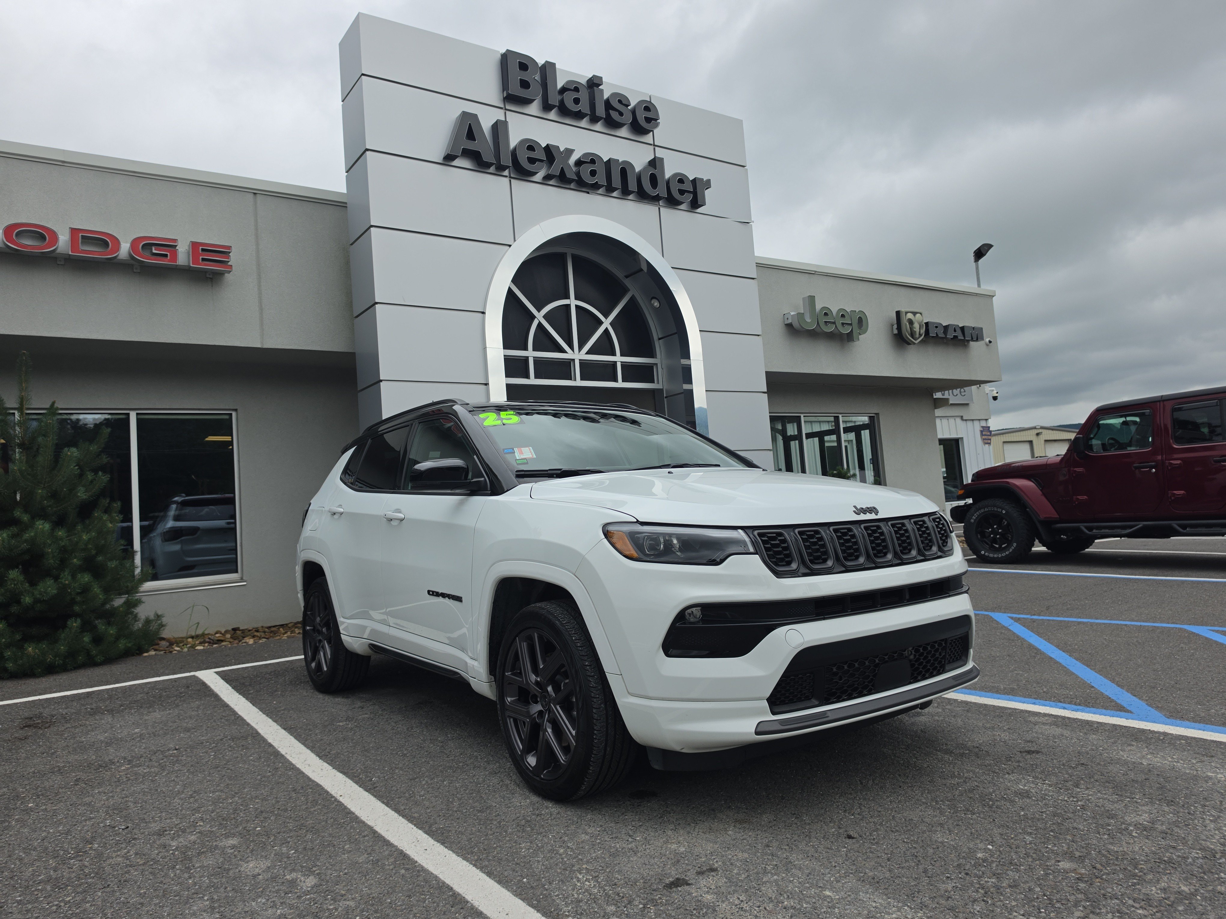 Used 2025 Jeep Compass Limited w/ High Altitude Package