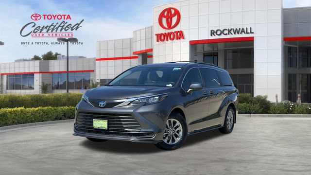 Used 2025 Toyota Sienna LE