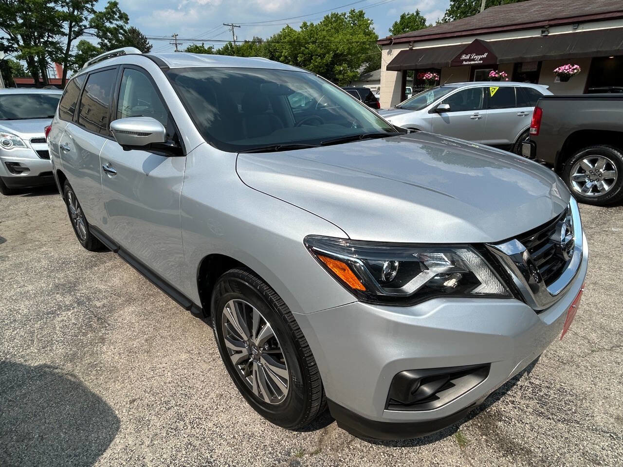 2019 Nissan Pathfinder SL
