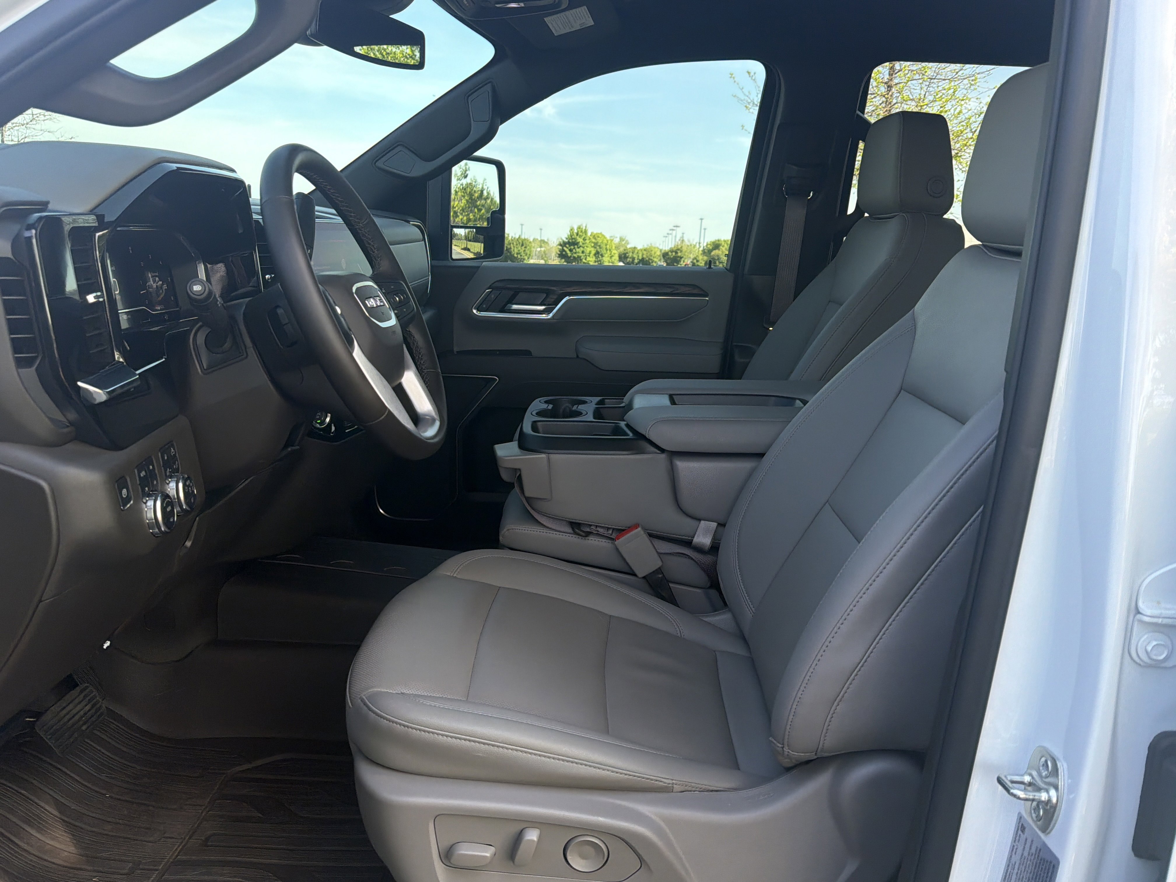 2025 GMC Sierra 2500 SLT