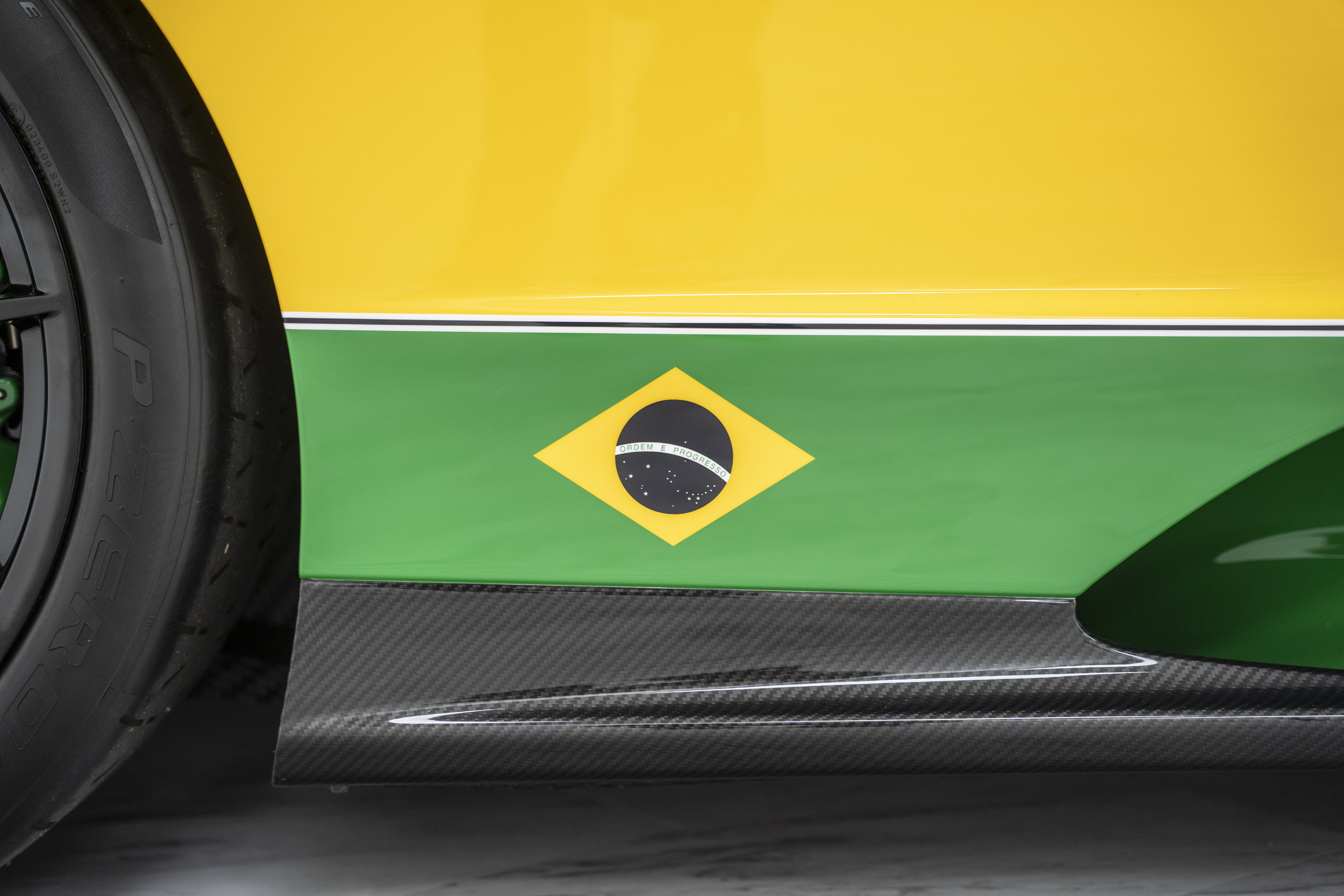 Used 2019 McLaren Senna photo 15