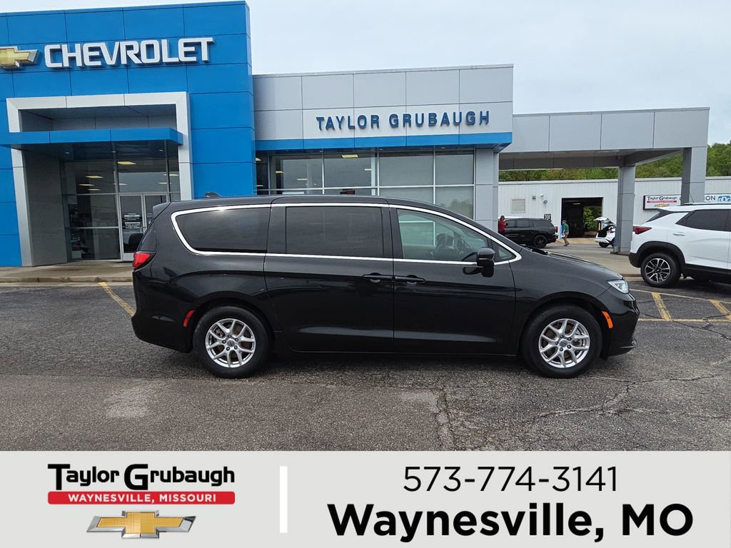 Used 2023 Chrysler Pacifica Touring-L