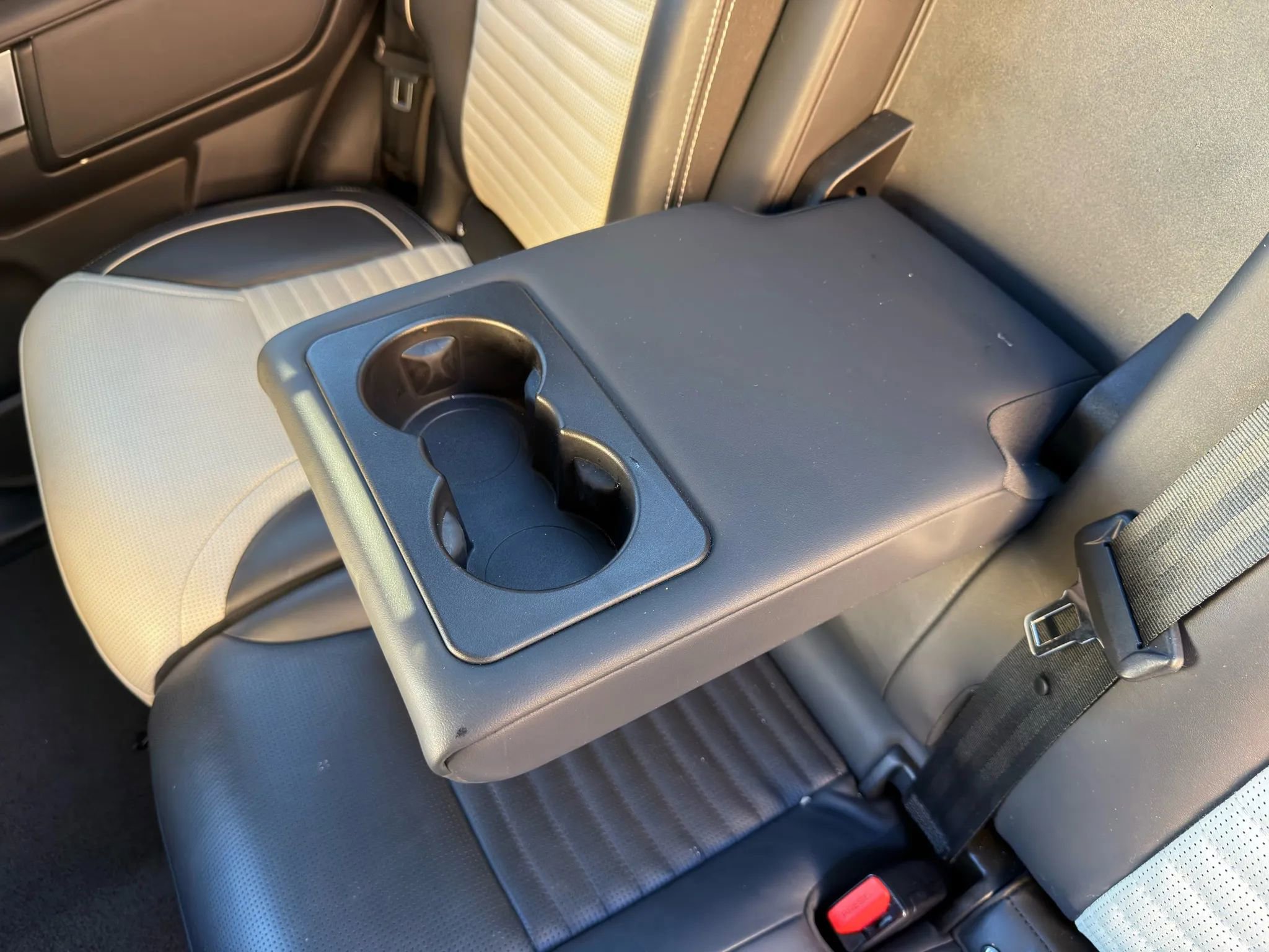 2023 Land Rover Discovery Metropolitan Edition