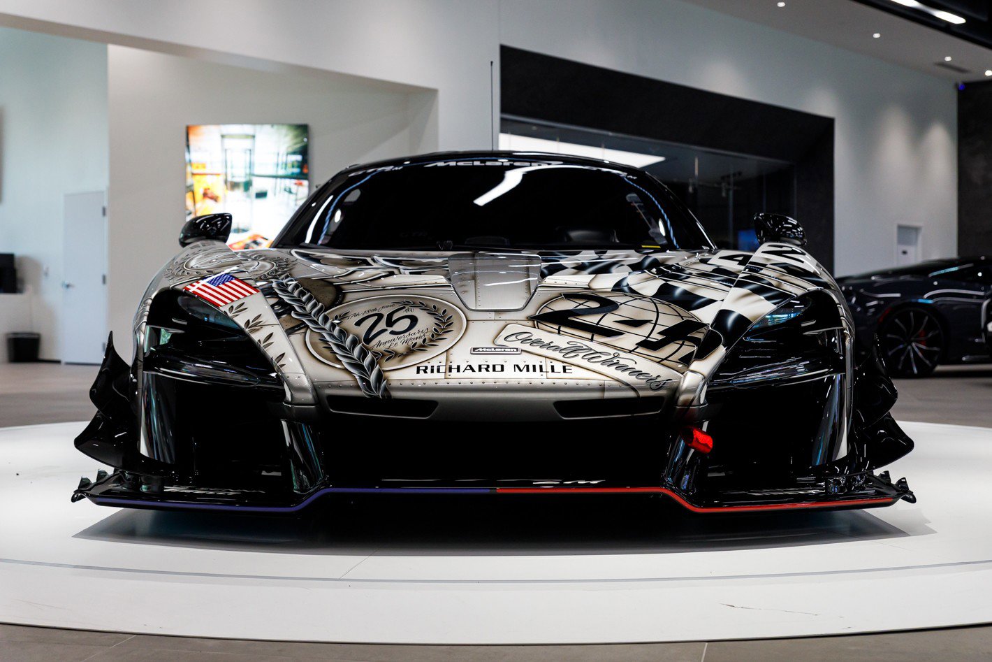 Used 2020 McLaren Senna photo 44