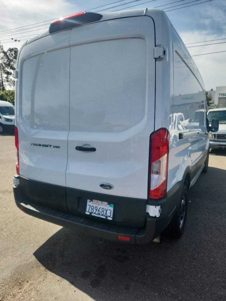 2023 Ford Transit 250 Medium Roof
