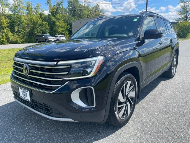 Used 2024 Volkswagen Atlas SE w/ Panoramic Sunroof Package