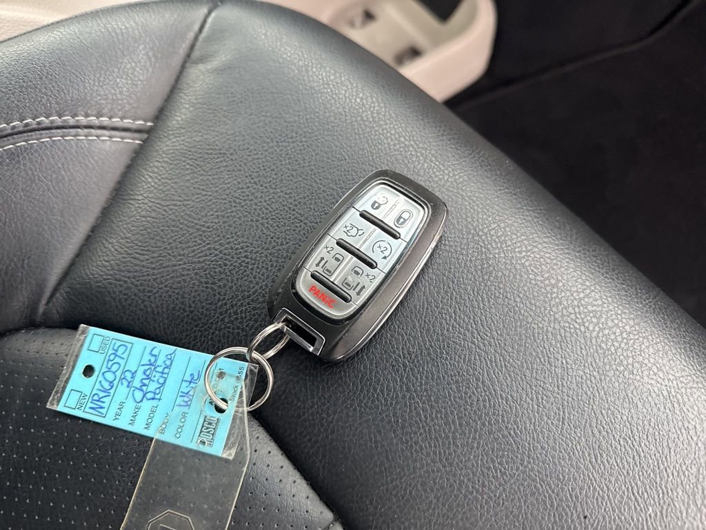 2022 Chrysler Pacifica Touring-L