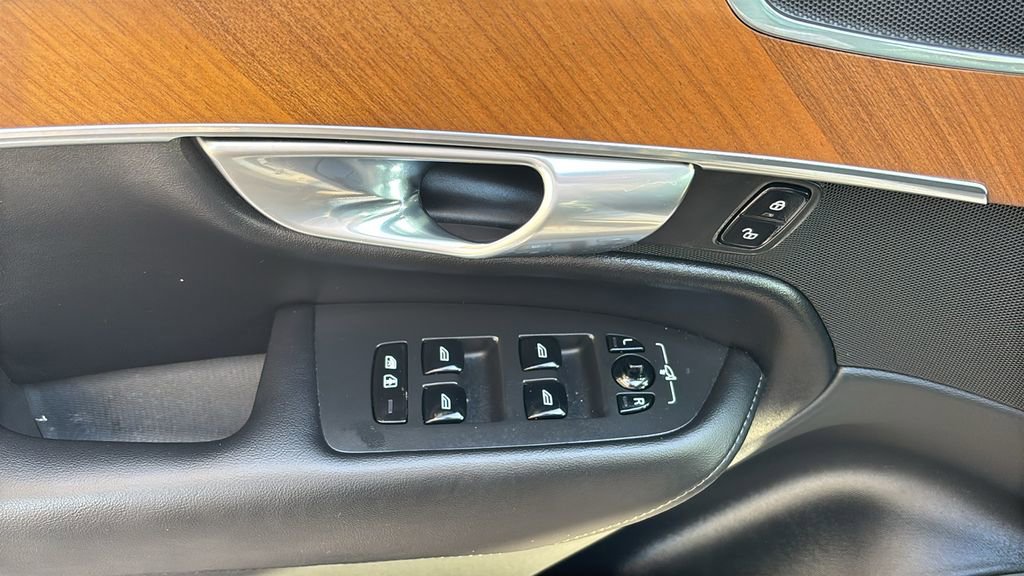 2023 Volvo Xc90 B6 Core