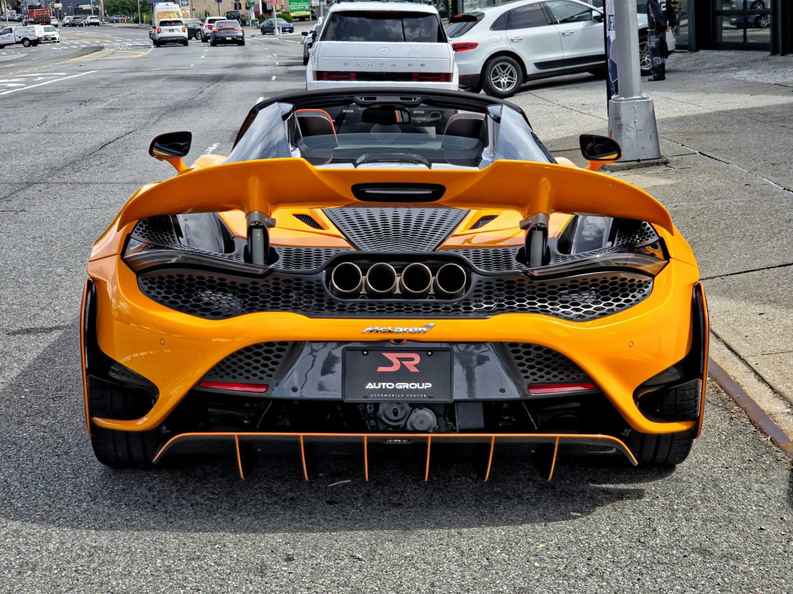 Used 2022 McLaren 765LT photo 10