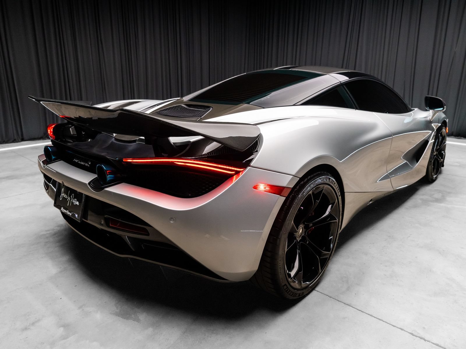Used 2019 McLaren 720S photo 13