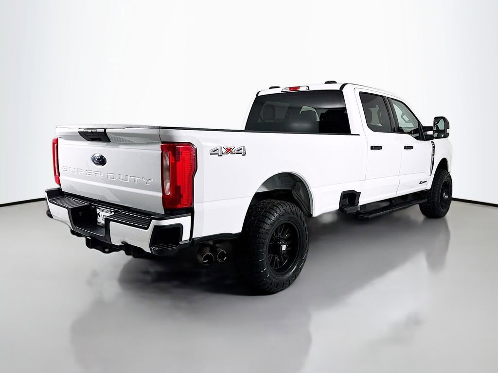 2023 Ford F350 XLT